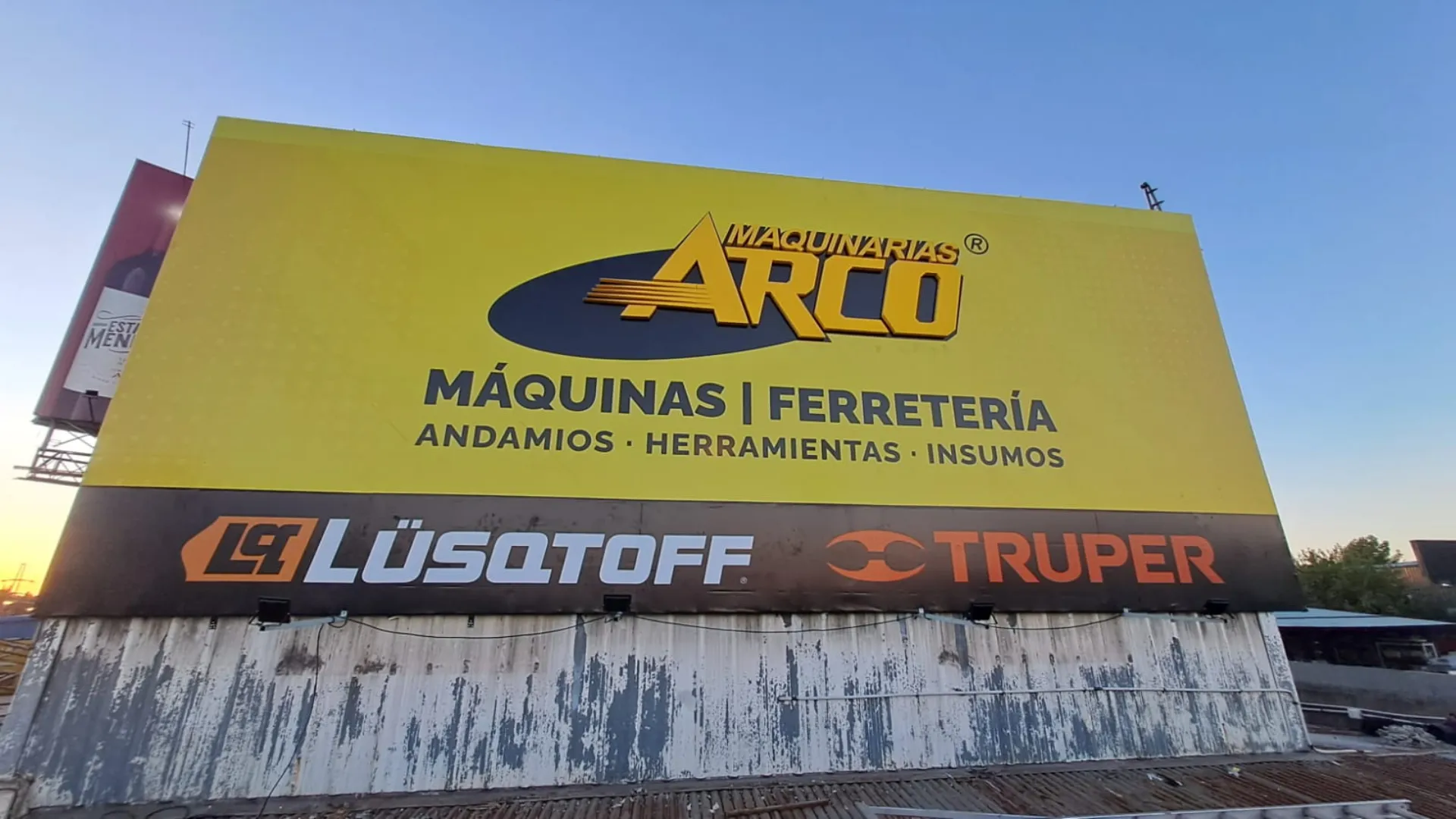 LUSQTOFF — Imagen 2